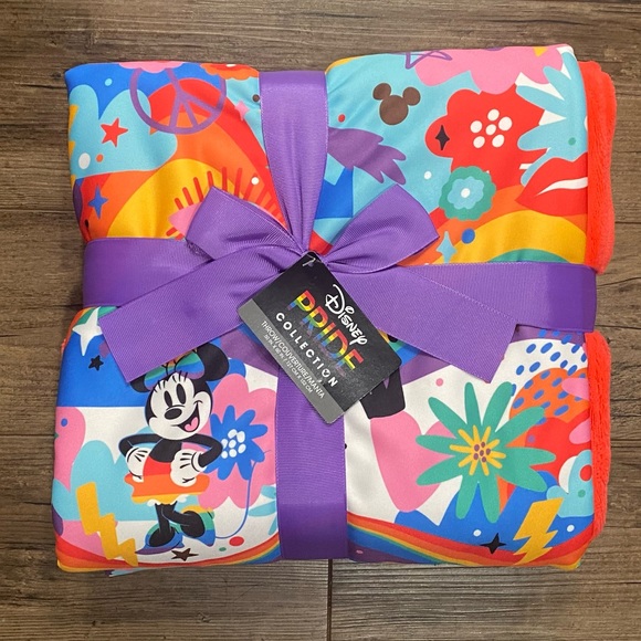 ***Not for saele***Disney Parks Pride Collection Throw - Picture 1 of 3